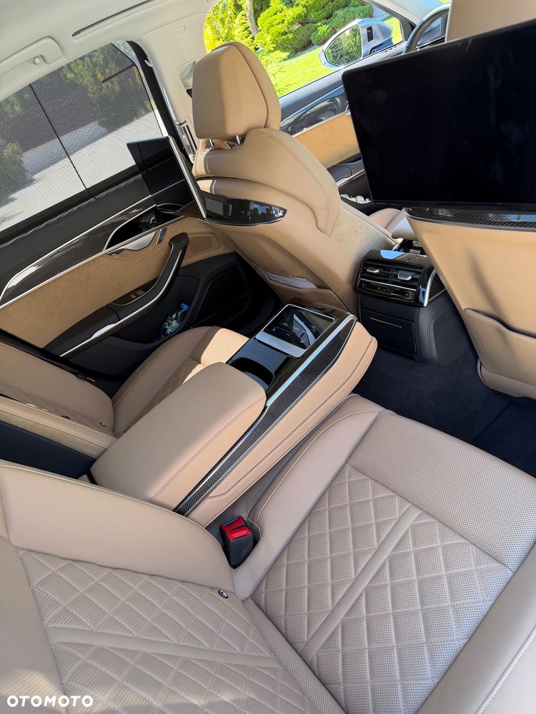 Audi S8 - 11