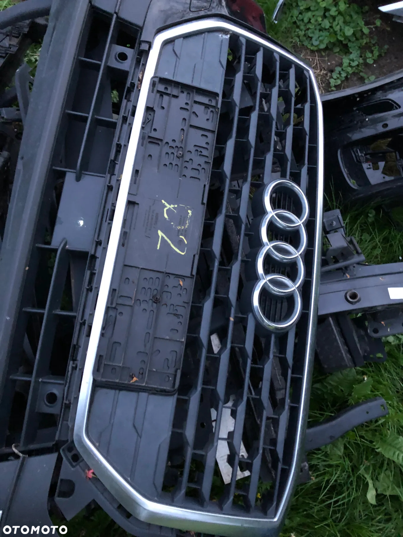 Zderzak przód grill spoiler Audi Q2 S-line 81A - 2