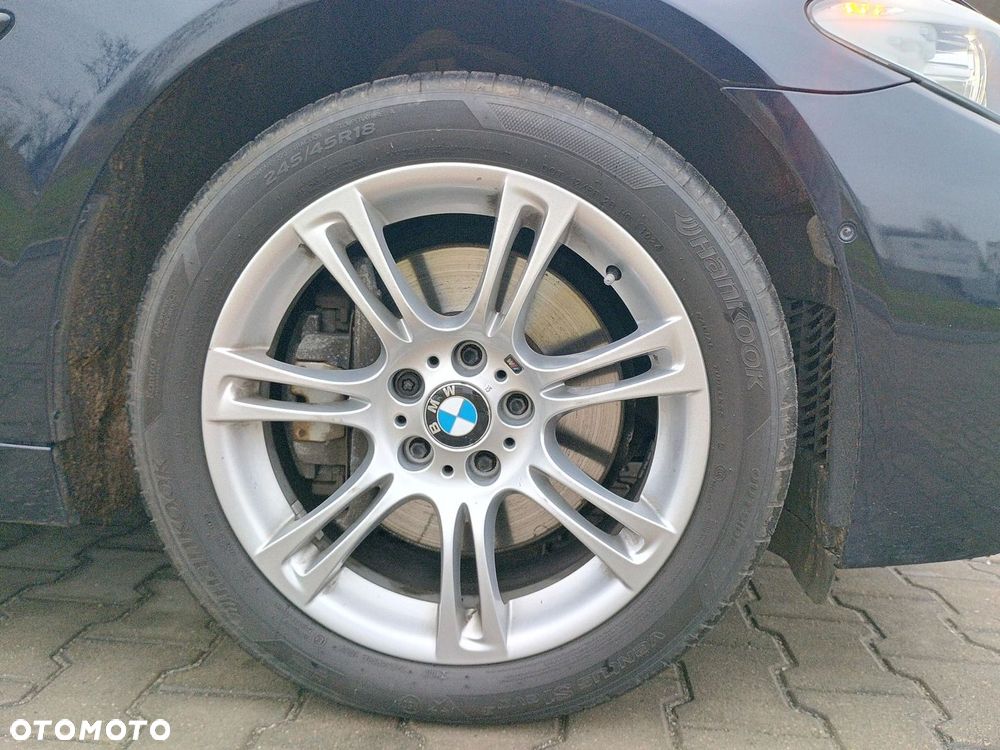 BMW Seria 5 550i xDrive - 10