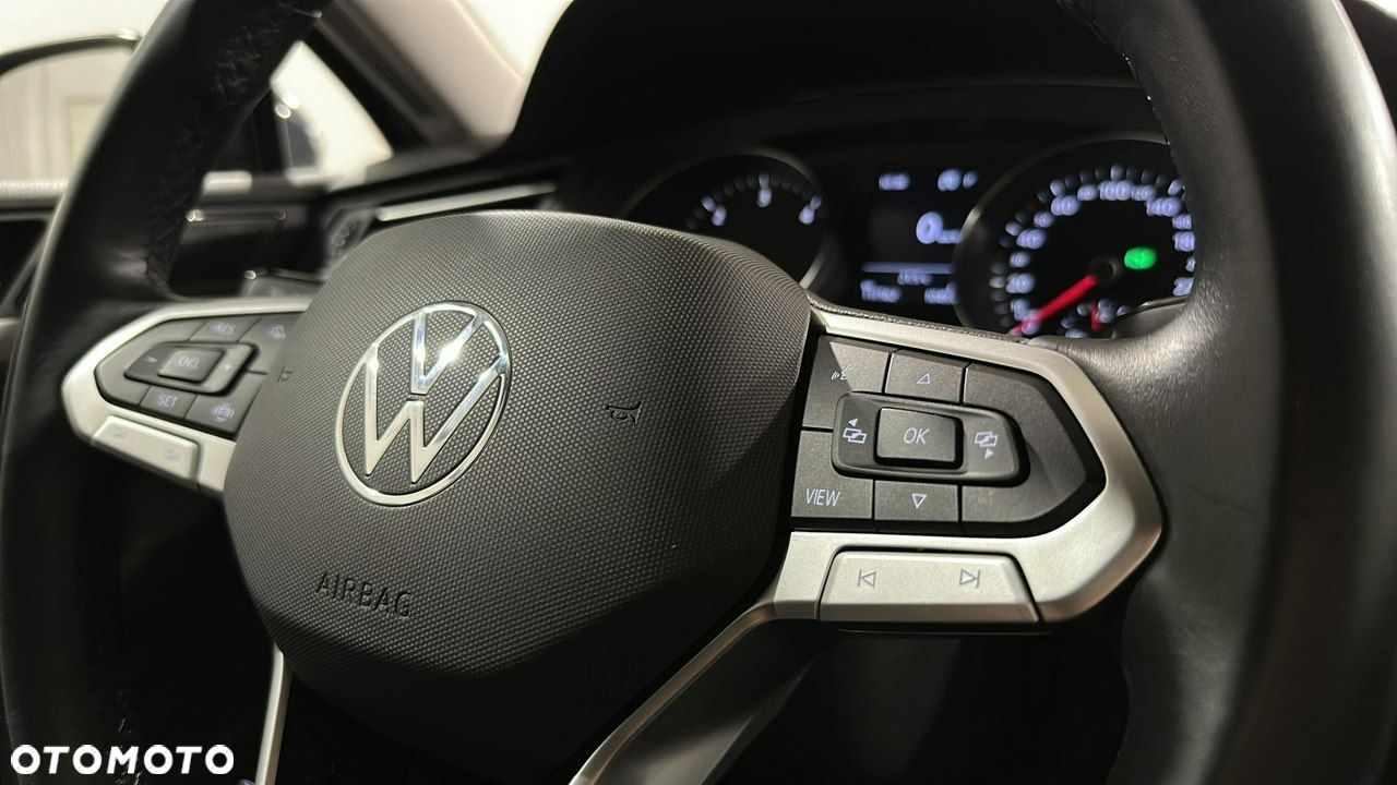 Volkswagen Passat - 20