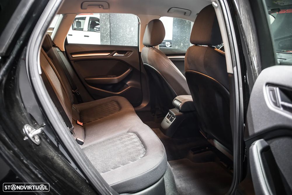 Audi A3 Sportback 1.6 TDI Attraction Ultra - 10