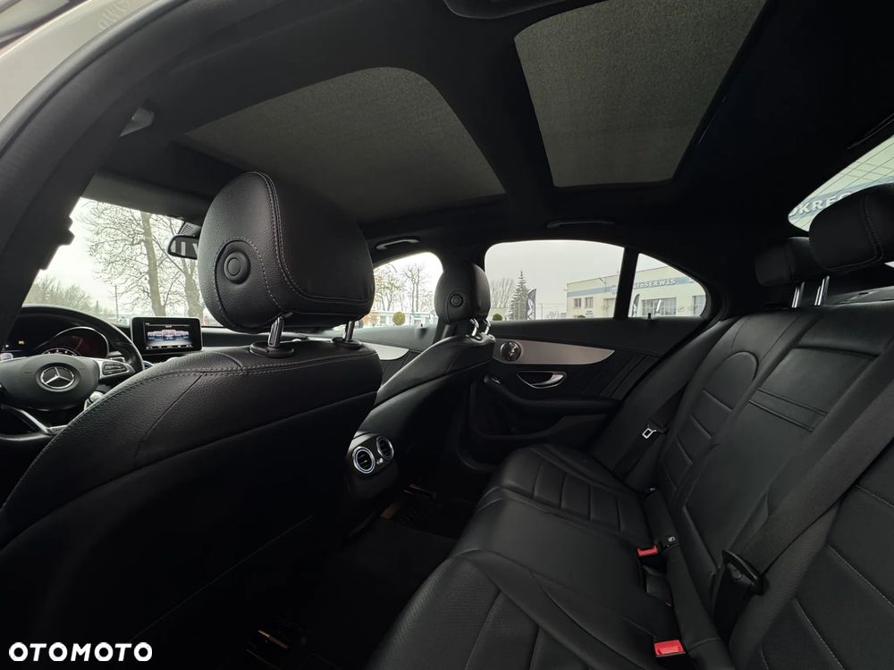 Mercedes-Benz Klasa C 200 4-Matic 9G-TRONIC - 23
