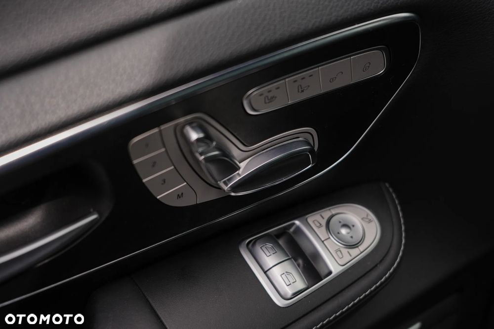 Mercedes-Benz Klasa V 300 d 4-Matic Exclusive 9G-Tronic (d³ugi) - 16