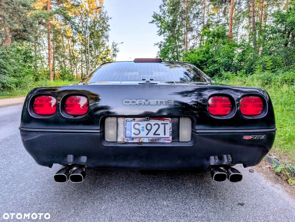 Chevrolet Corvette - 3