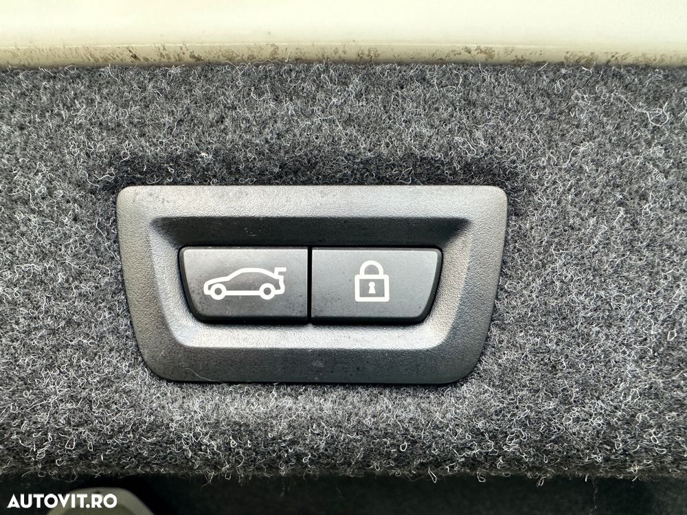 BMW Seria 5 520d Aut. - 34