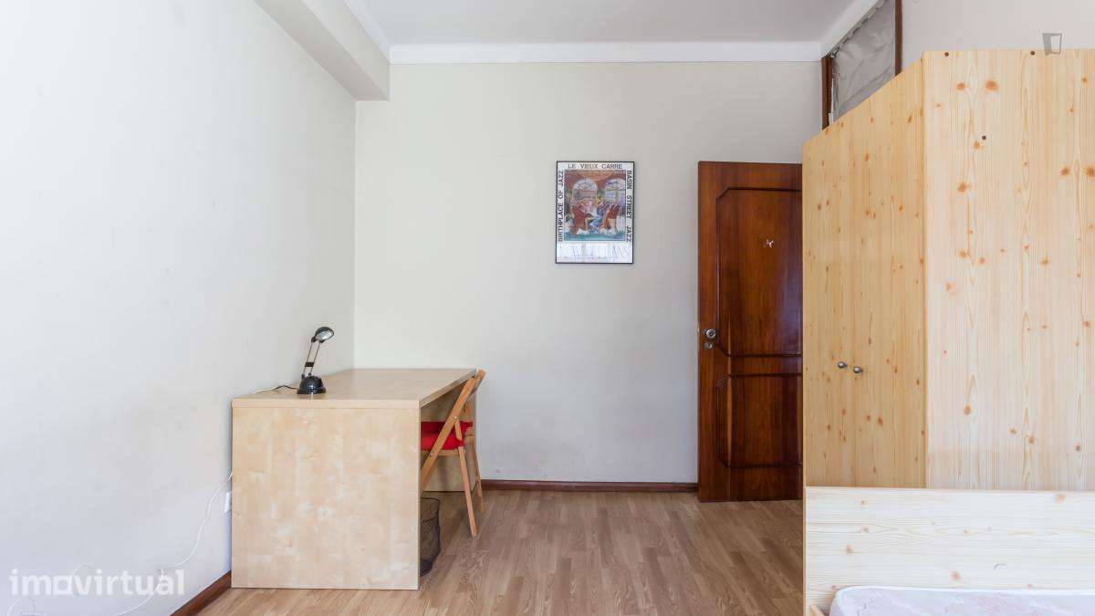 Quarto - localizado em Ramalde Porto - Grande imagem: 4/38