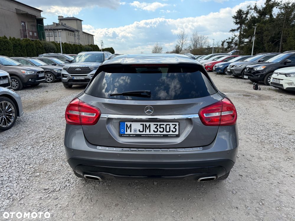 Mercedes-Benz GLA 200 Urban - 5