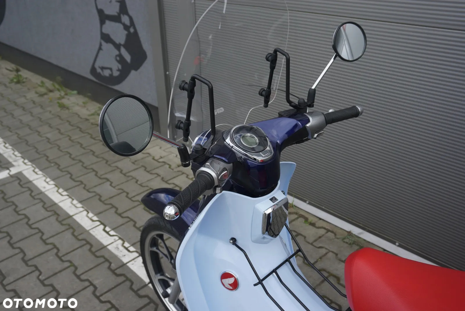 Honda Super Cub - 11
