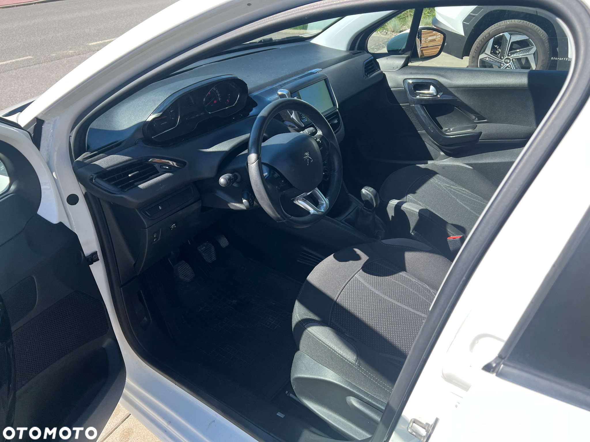 Peugeot 208 - 9