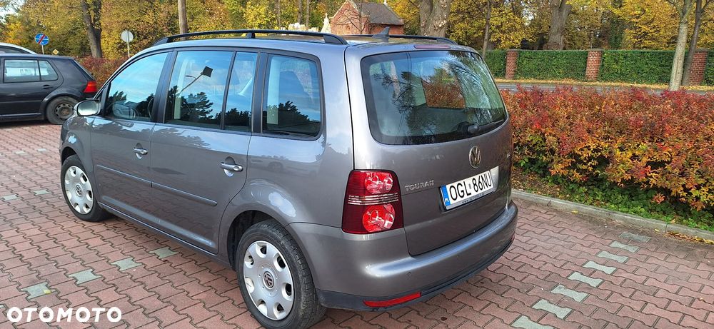 Volkswagen Touran - 3