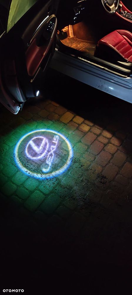 Lexus RC 200t / 300 F Sport - 31