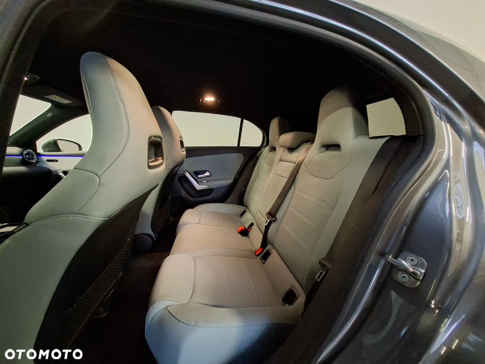 Mercedes-Benz Klasa A 200 AMG Line 7G-DCT - 5