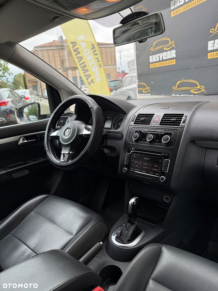 Volkswagen Touran 2.0 TDI DPF BlueMotion Technology DSG Comfortline - 5