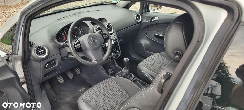 Opel Corsa - 12
