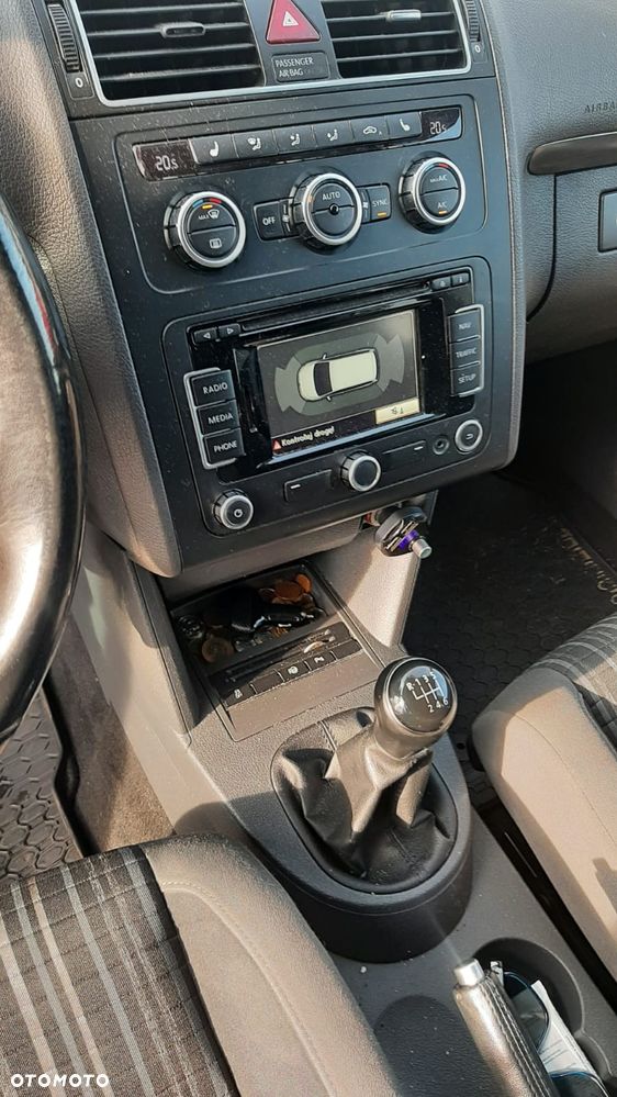 Volkswagen Touran 2.0 TDI DPF Cross - 4