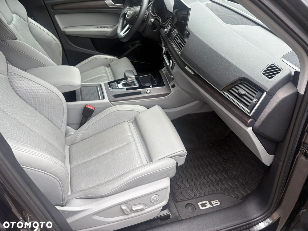 Audi Q5 55 TFSIe quattro S tronic S line business - 17