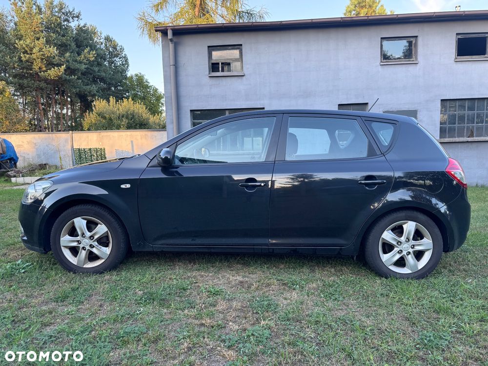Kia Ceed - 5