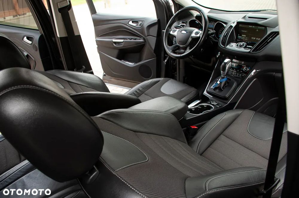 Ford Kuga 2.0 TDCi 4x4 Titanium - 33