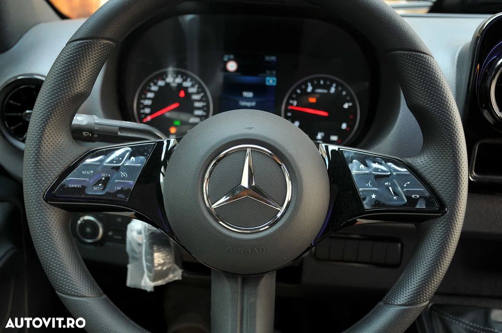 Mercedes-Benz SPRINTER - 25