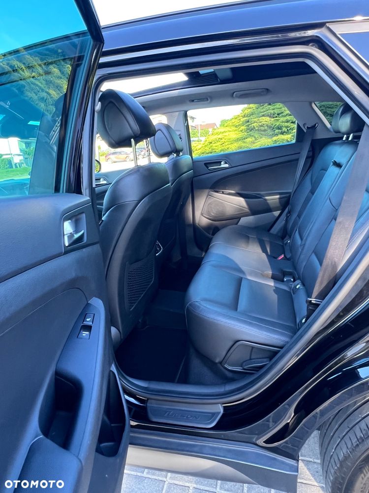 Hyundai Tucson 2.0 CRDI 4WD Automatik Premium - 31