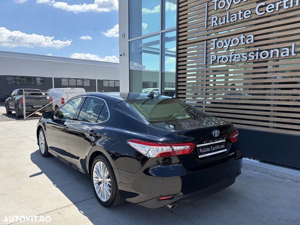 Toyota Camry - 5