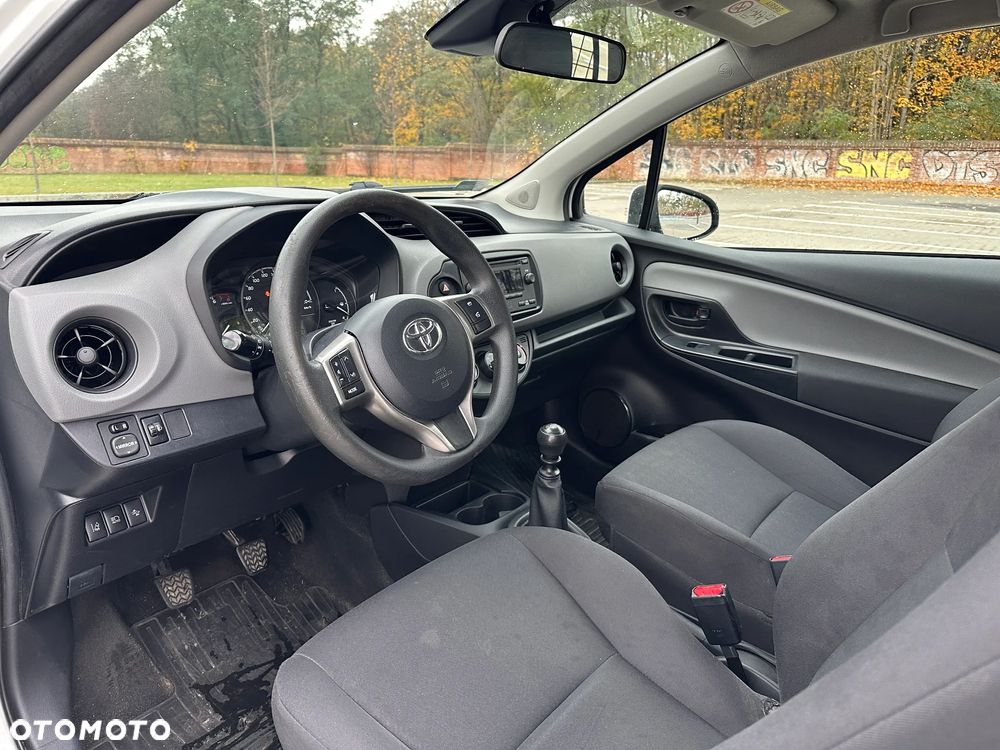 Toyota YARIS VAN - 7