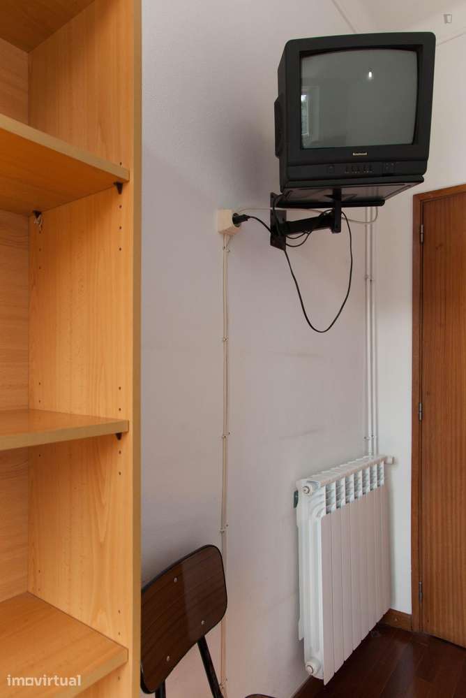 Quarto - localizado em Montes Claros Coimbra - Grande imagem: 4/20