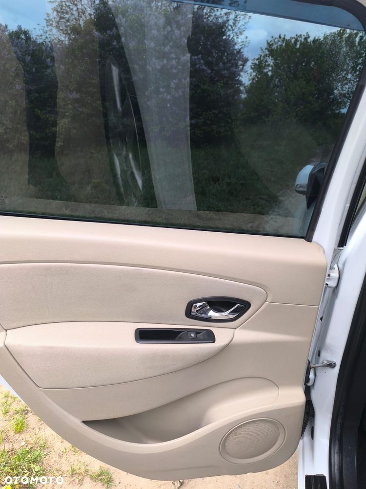 Renault Scenic - 17