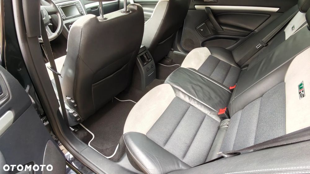 Skoda Octavia 2.0 TDI CR DPF RS - 8