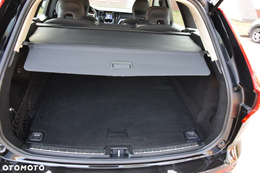 Volvo XC 60 B4 D AWD Geartronic Momentum - 30