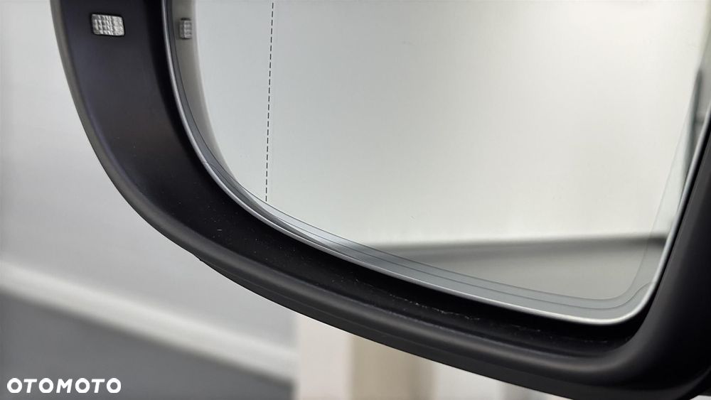 Volkswagen Passat Variant 2.0 TDI EVO Elegance DSG - 34