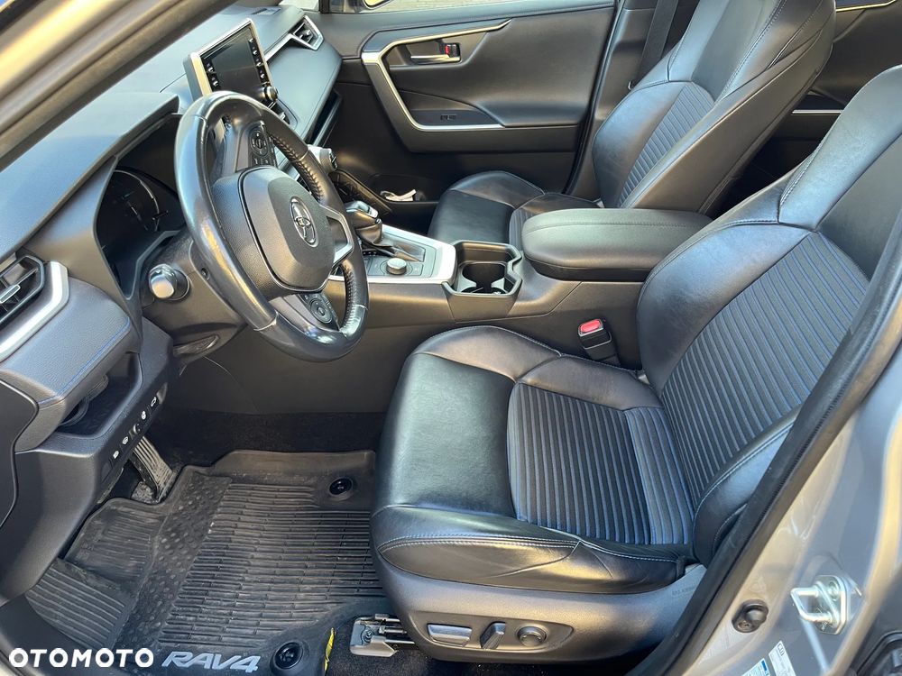 Toyota RAV4 - 11