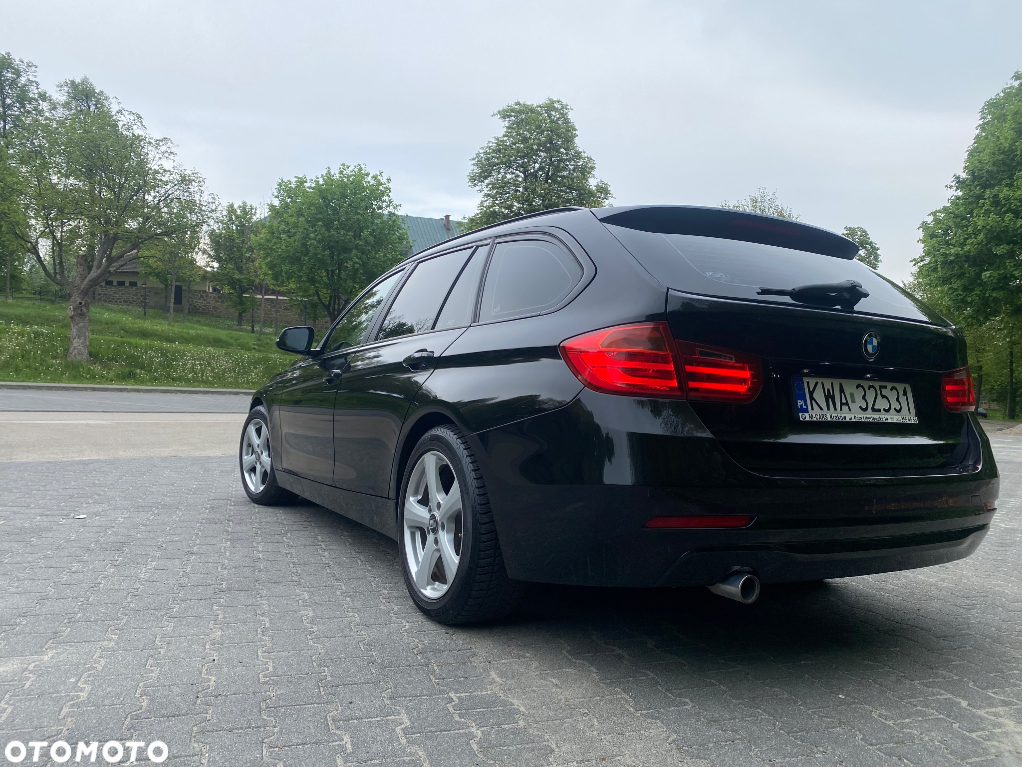 BMW Seria 3 318d Touring - 14