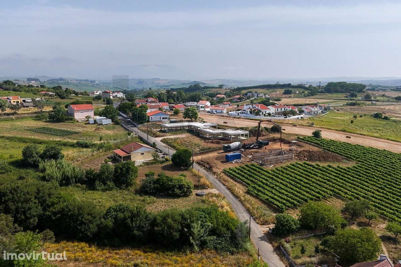 Moradia Isolada T3 com Piscina e 1.200 m2 de Terreno em Sobral de Mont - Grande imagem: 4/27