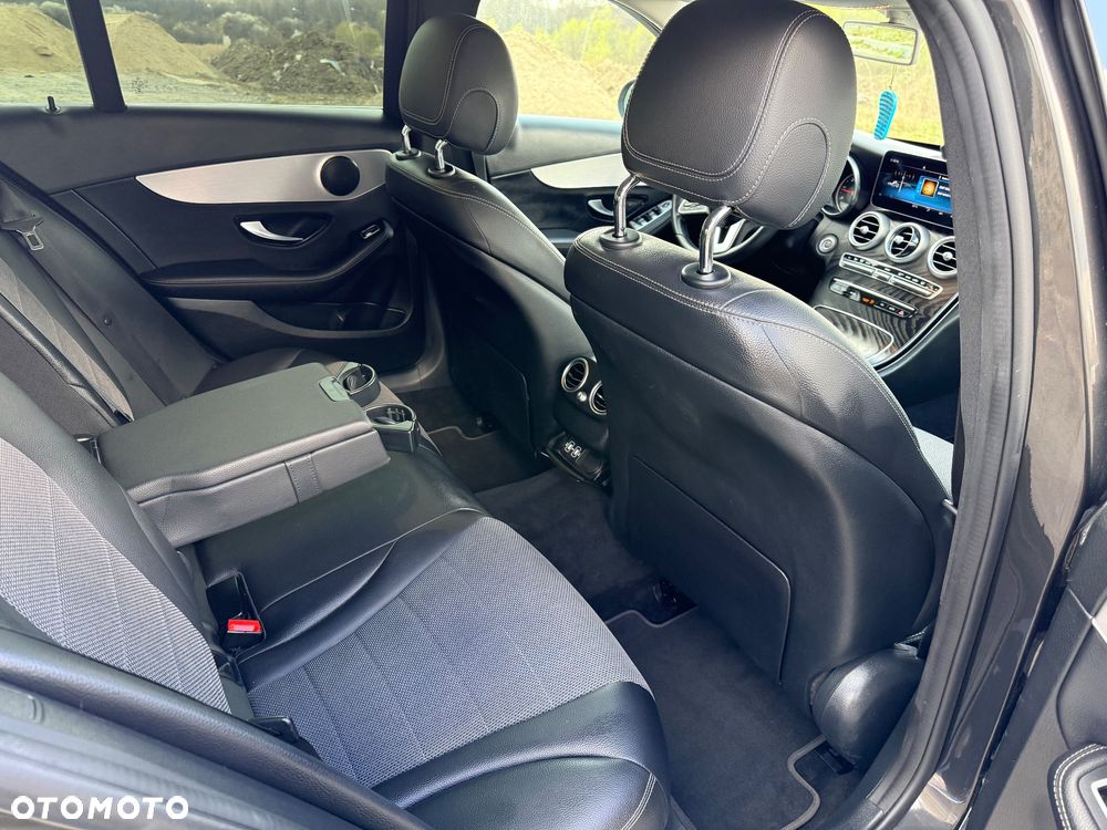 Mercedes-Benz Klasa C 220 d 4Matic 9G-TRONIC Avantgarde - 13