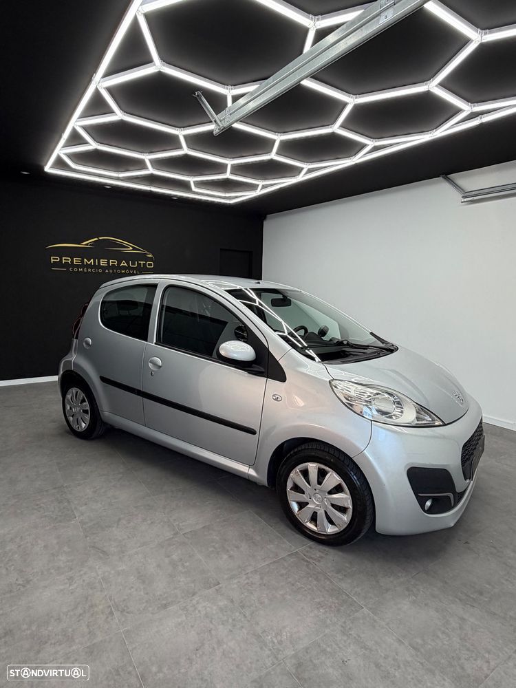 Peugeot 107 1.0 Trendy 2 Tronic - 2