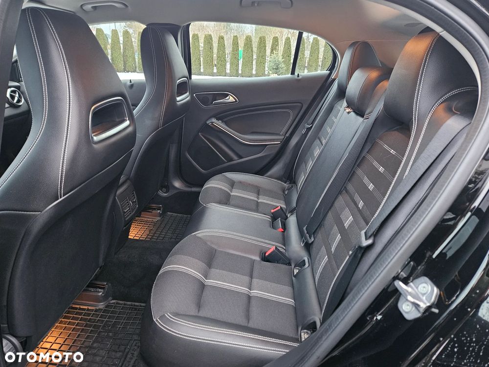 Mercedes-Benz GLA 200 7G-DCT AMG Line - 21