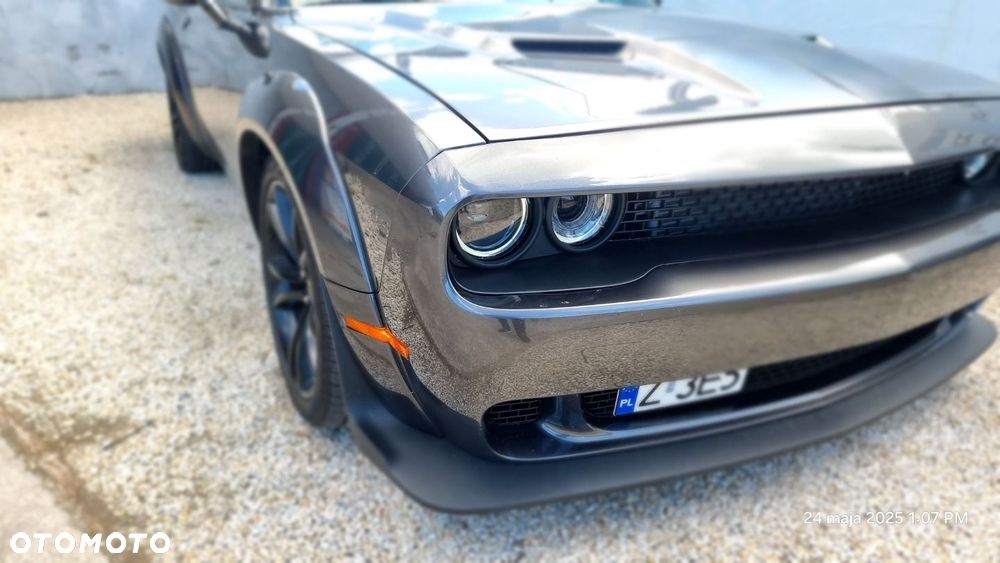 Dodge Challenger - 17