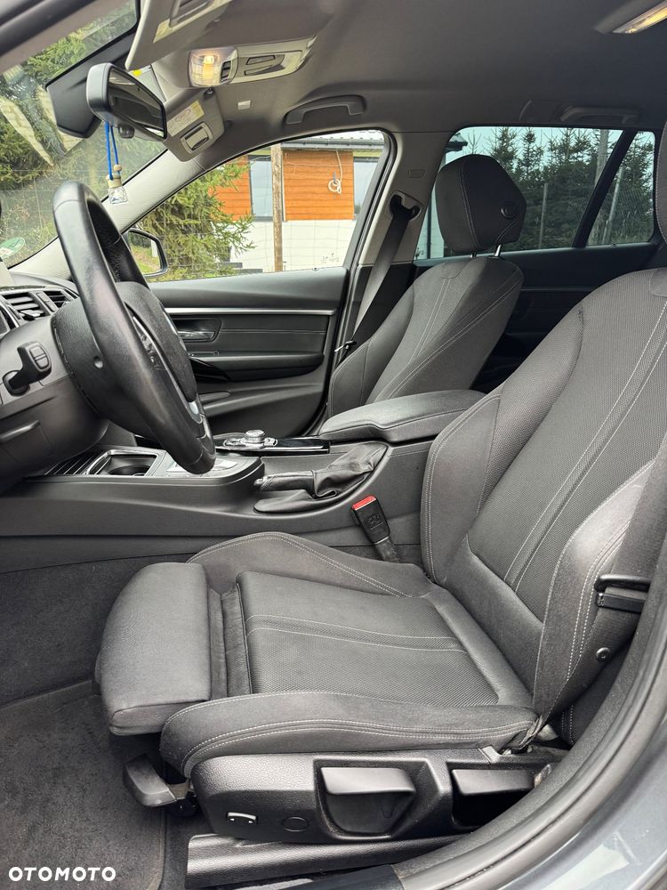 BMW Seria 3 320d Sport Line - 14