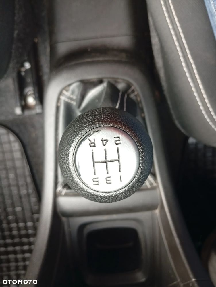Suzuki Swift - 12