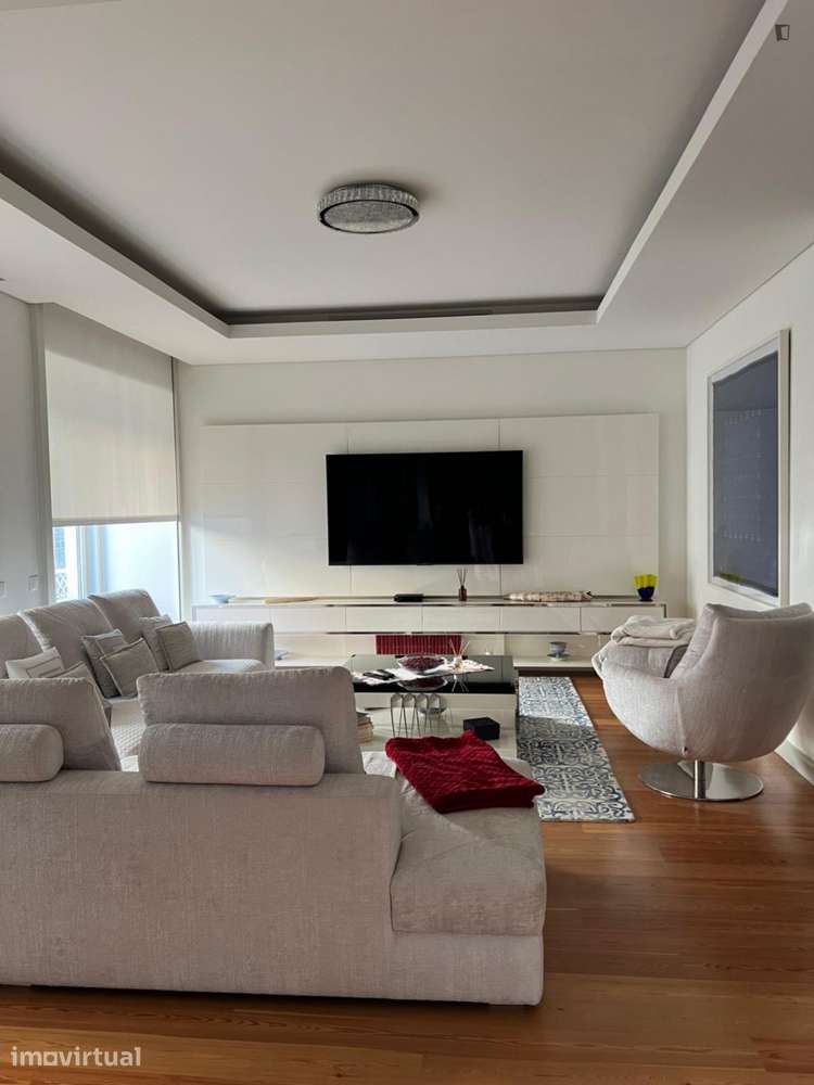 Quarto - localizado em Marquês de Pombal Lisbon - Grande imagem: 5/13