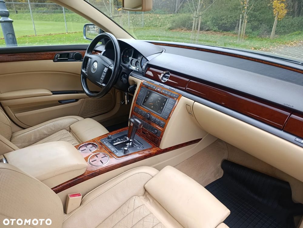 Volkswagen Phaeton - 19