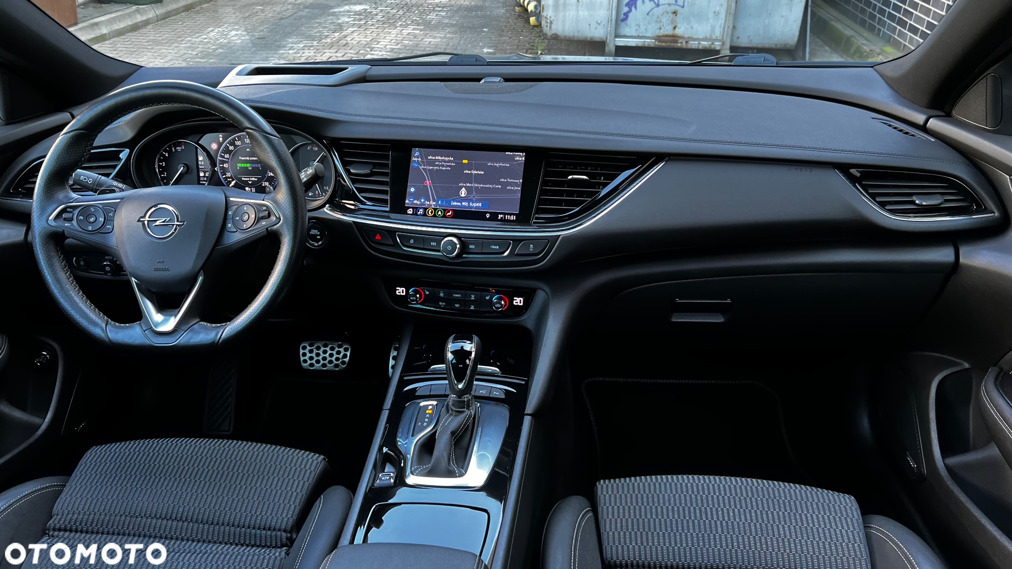 Opel Insignia - 32