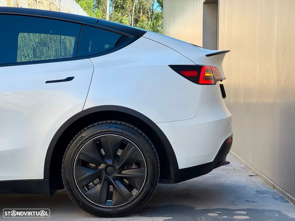 Tesla Model Y Long Range Dual Motor AWD - 21