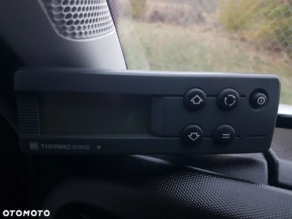 Iveco DAILY 6EP CHŁODNIA MROŹNIA IZOTERMA AGREGAT THERMO KING V-200 MAX GRZANIE 3,41x2,09x2,10 - 26