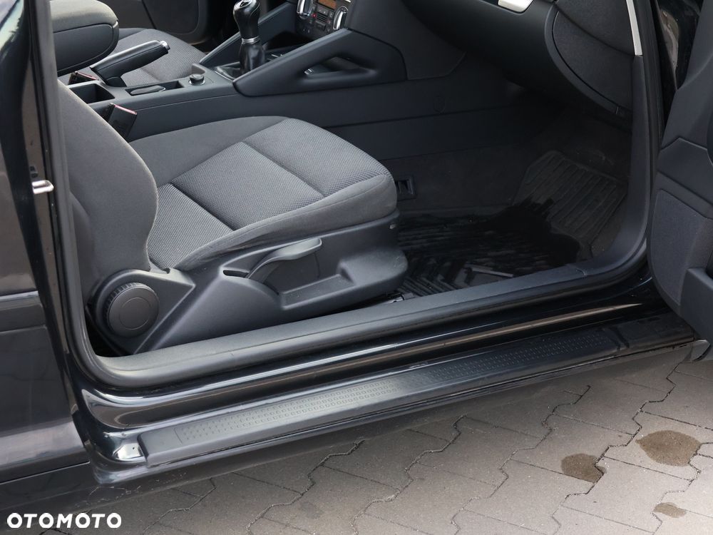 Audi A3 3-drzwiowe 1.4 TFSI Ambiente - 36