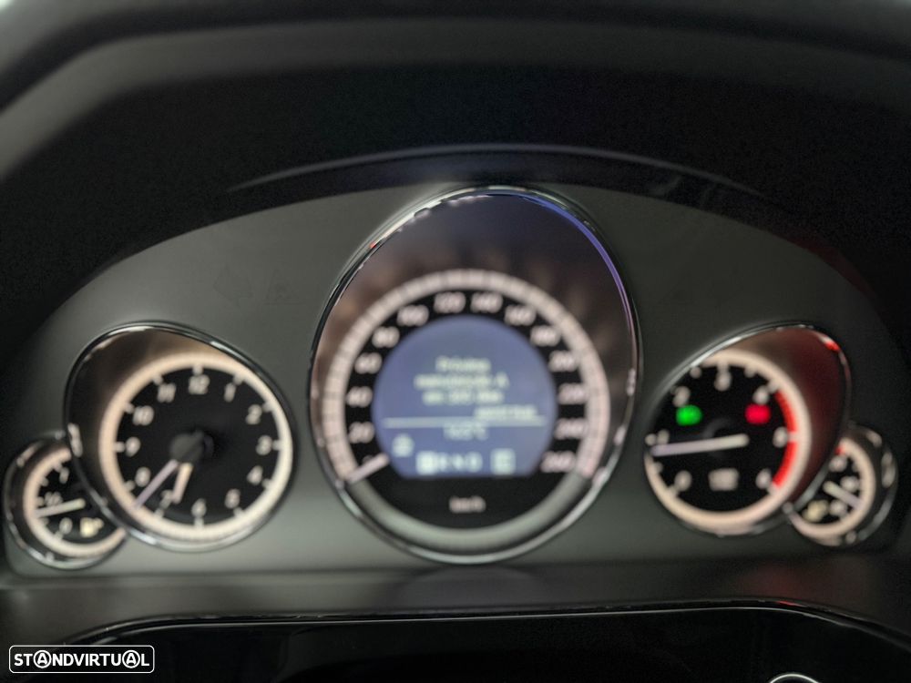 Mercedes-Benz E 250 CDI Avantgarde BlueEfficiency Auto. - 26