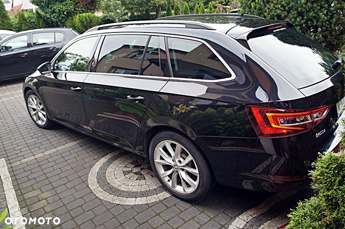 Skoda Superb 2.0 TDI DSG Sportline - 12