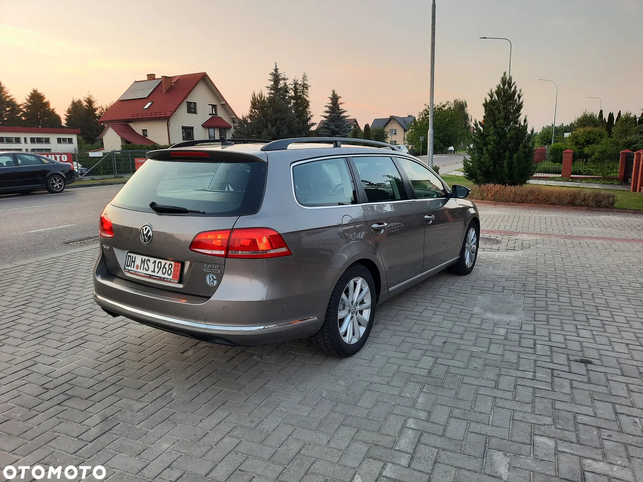 Volkswagen Passat 2.0 TDI Comfortline DSG - 10