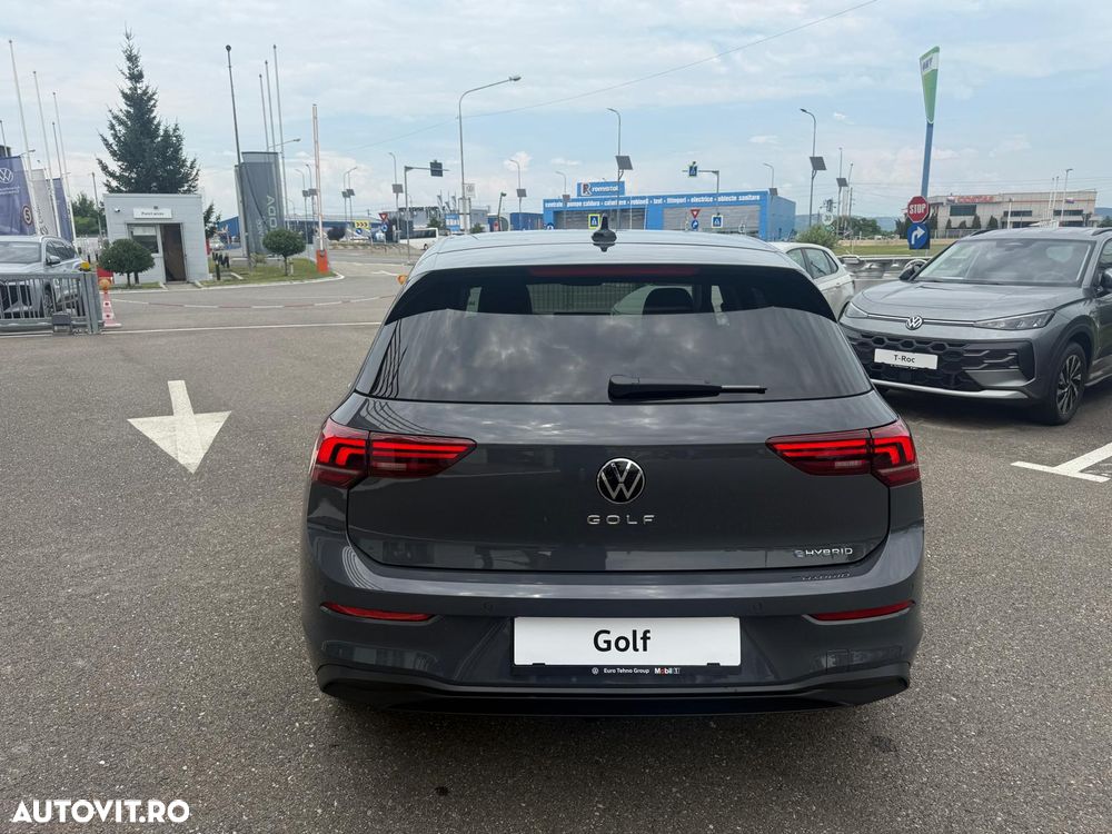 Volkswagen Golf - 6